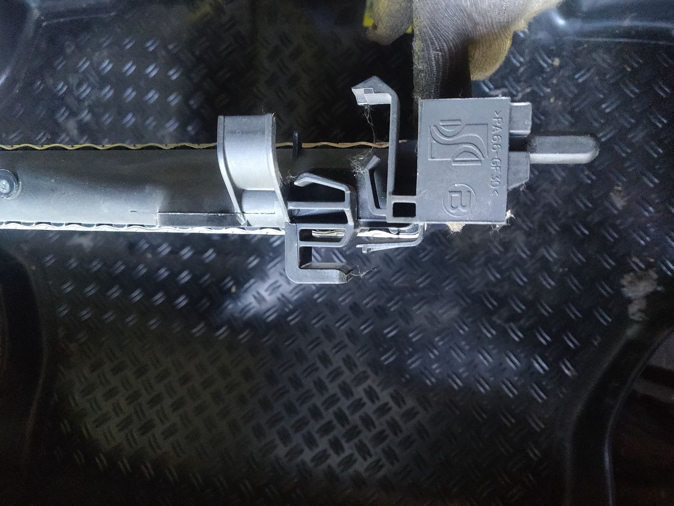 Радиатор охлаждения BEHR C860 для а/м  Opel Corsa D