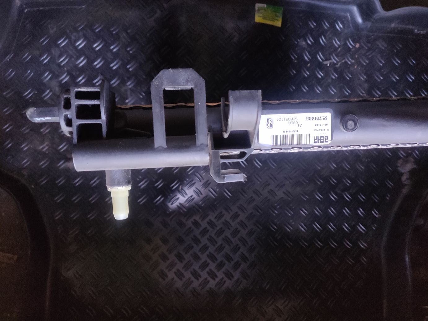 Радиатор охлаждения BEHR C860 для а/м  Opel Corsa D