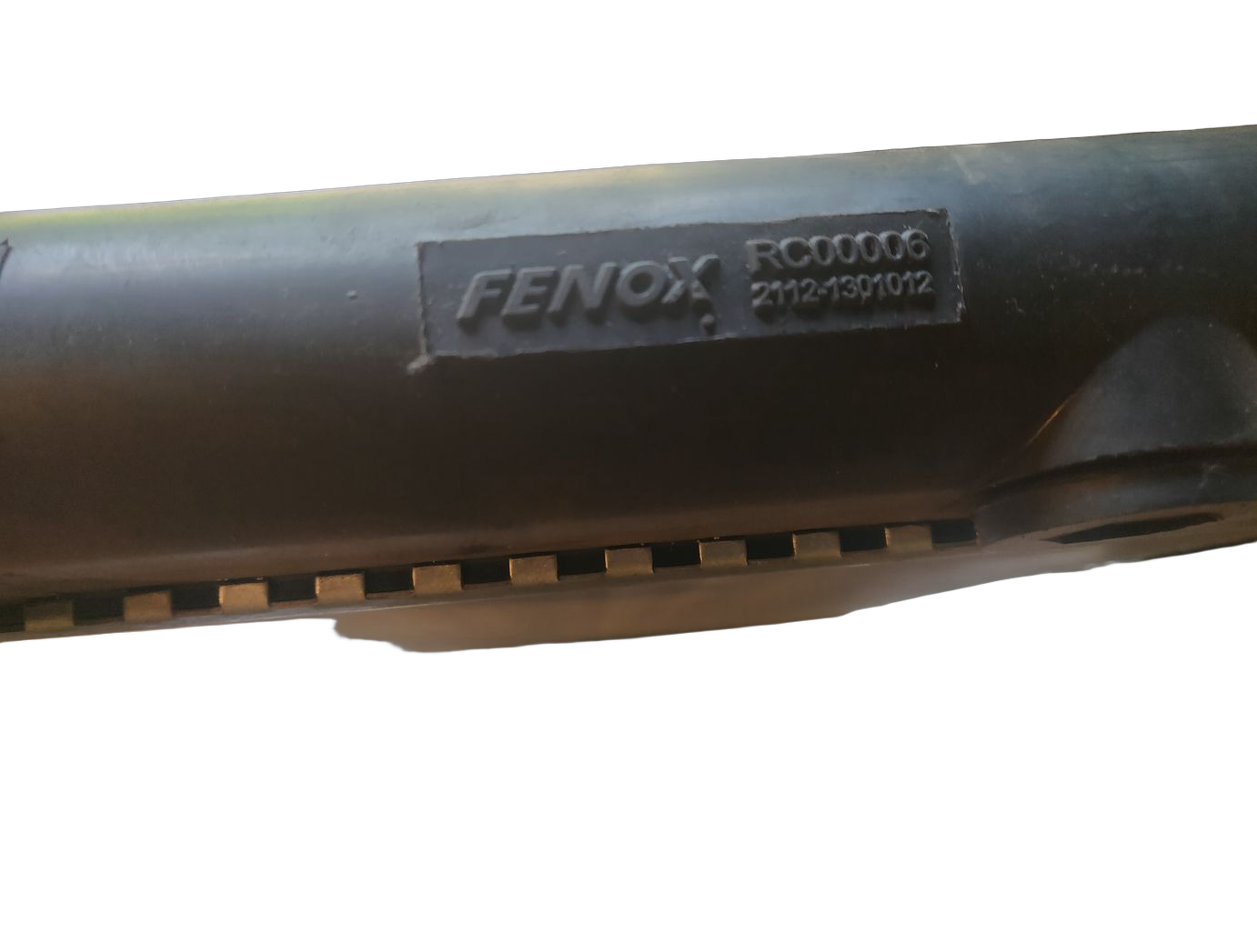 Радиатор охлаждения Fenox универсальный; алюм. ; отверстие под датчик t ваз 2110-2112
