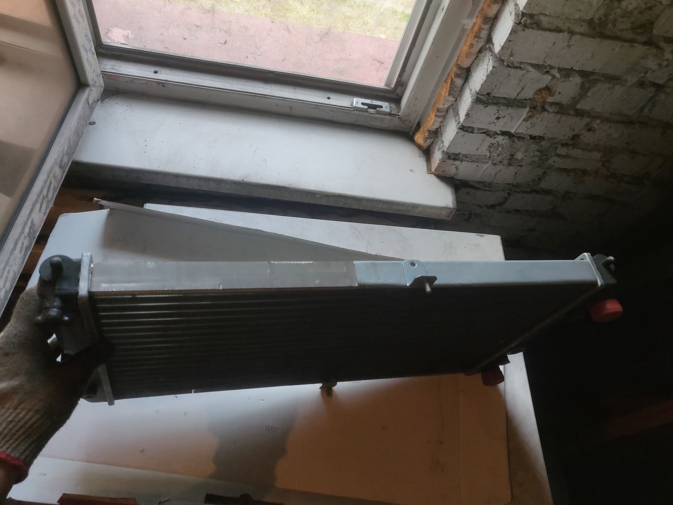 Радиатор охлаждения Fenox универсальный; алюм. ; отверстие под датчик t ваз 2110-2112