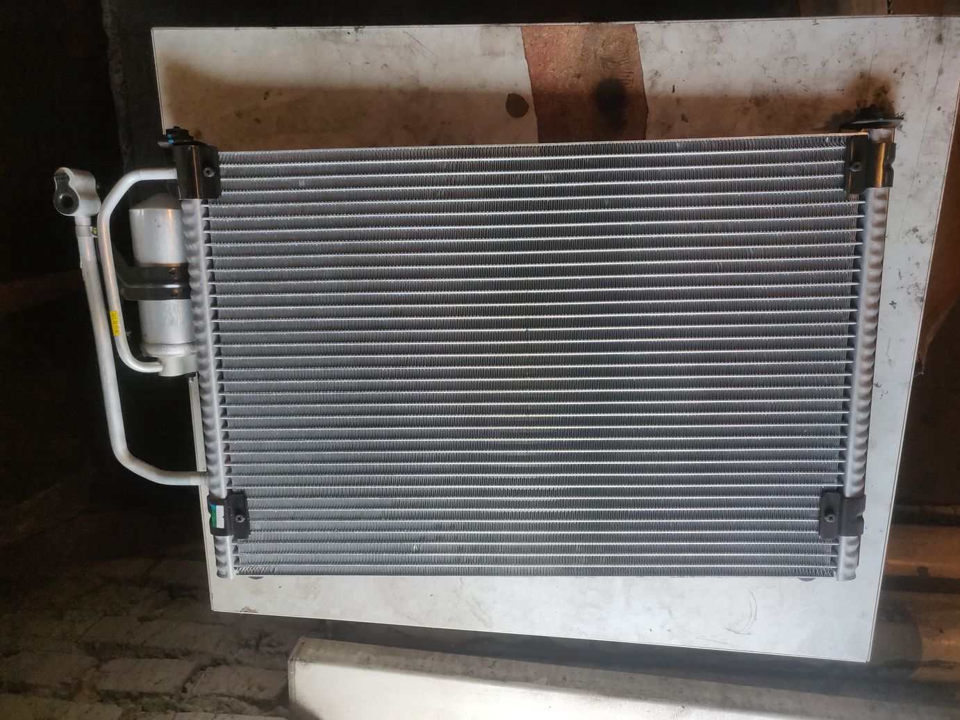 Радиатор кондиционера с осушителем на а/м Chevrolet Lanos