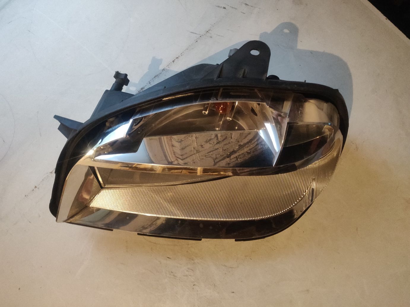 Блок-фара ваз 2123 ст/о бош левая Automotive Lighting