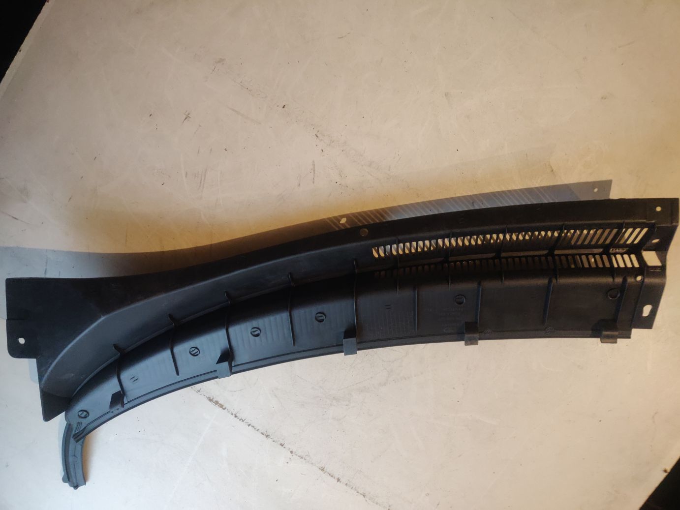 Дефлектор воздухозаборника правый на Chevrolet Aveo