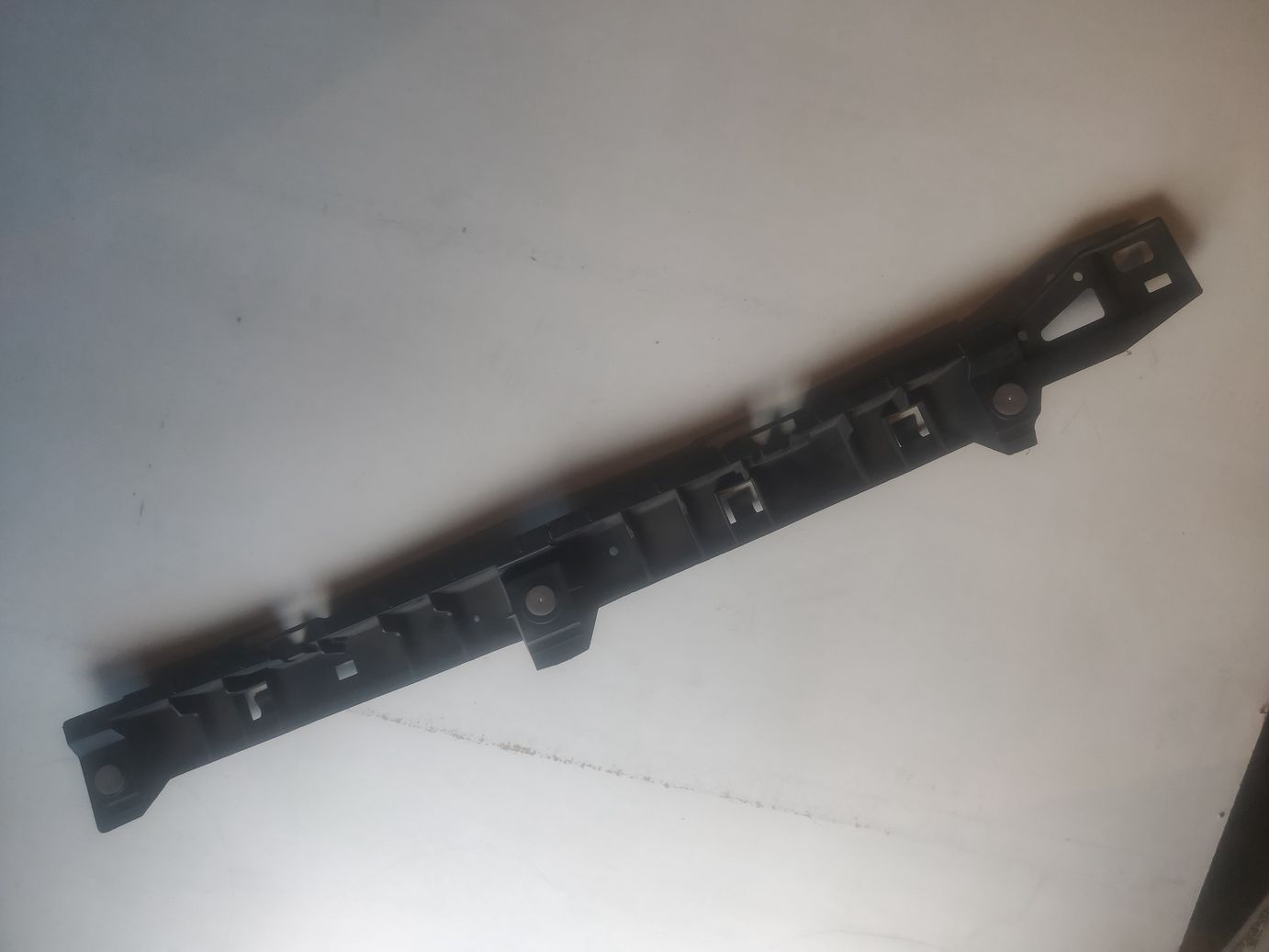 Направляющая панели заднего бампера GM на Opel Astra H