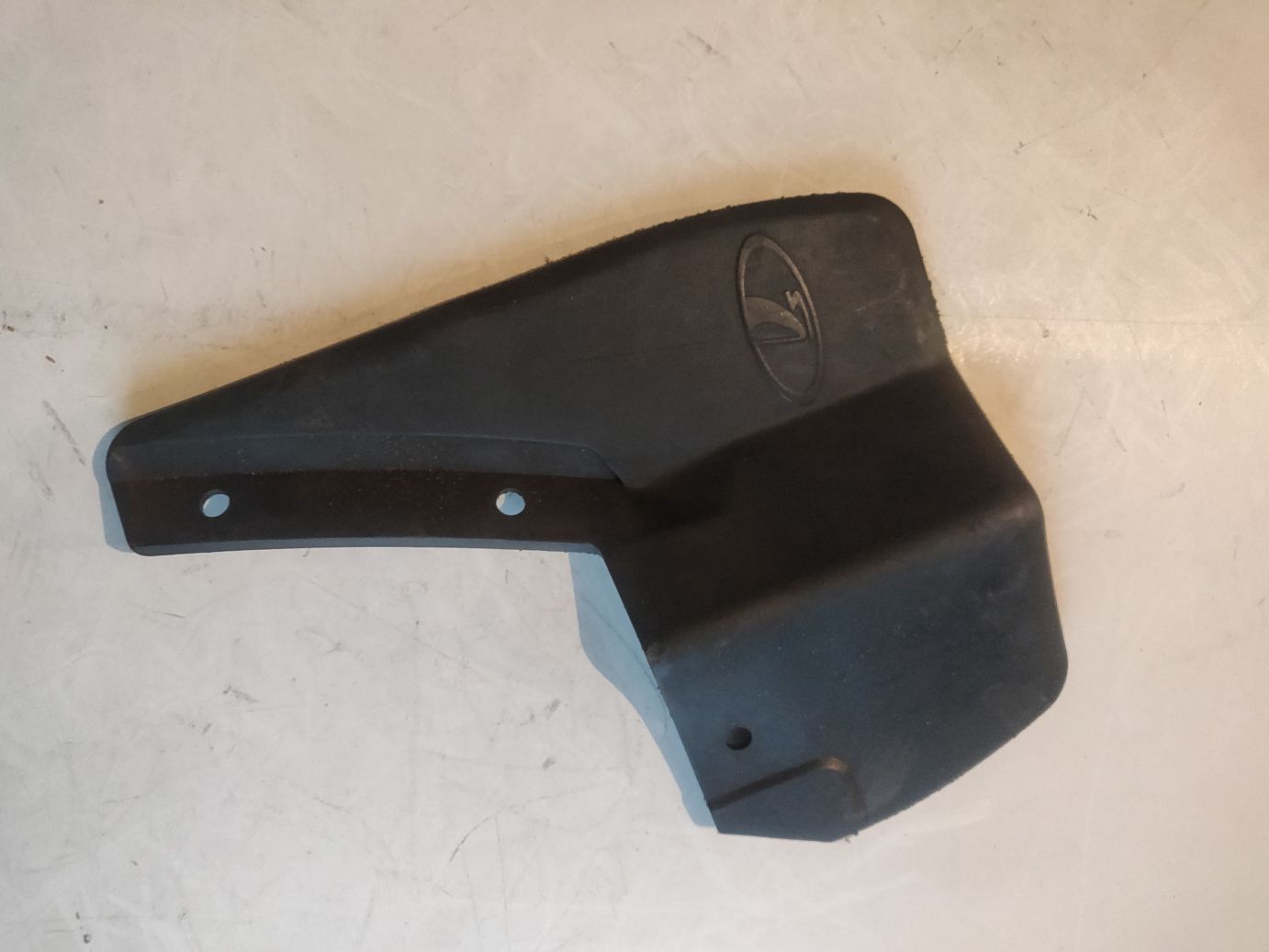 Брызговик передний правый на ВАЗ 2113, 2114, 2115