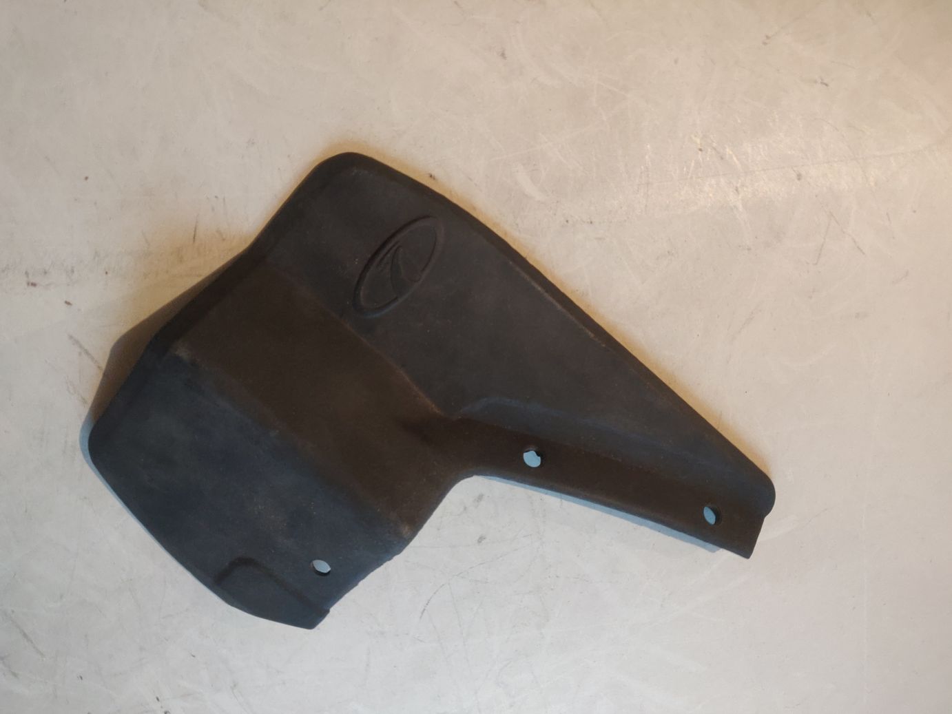Брызговик передний левый на ВАЗ 2113, 2114, 2115
