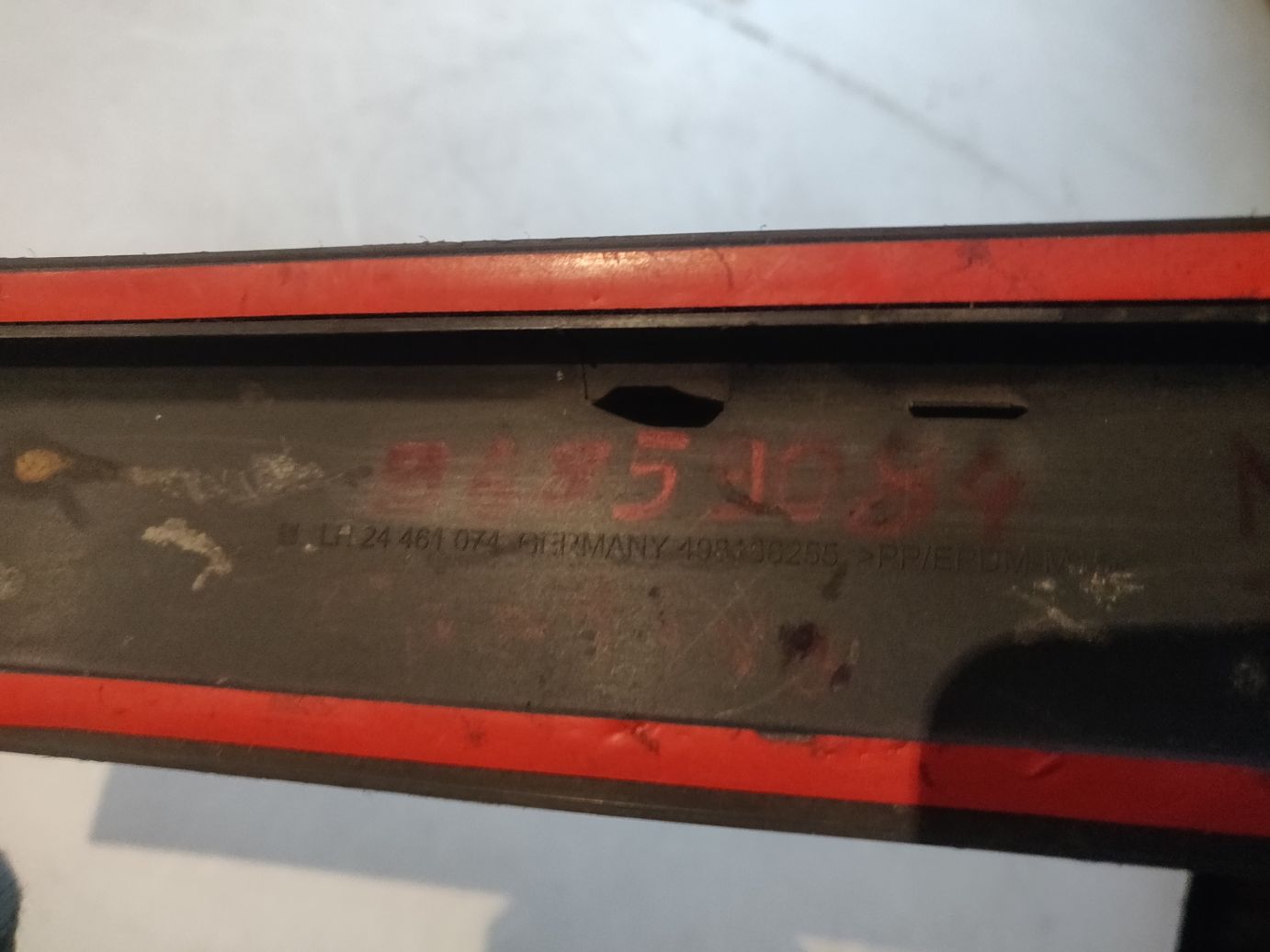 Молдинг  задней левой двери на Chevrolet Captiva