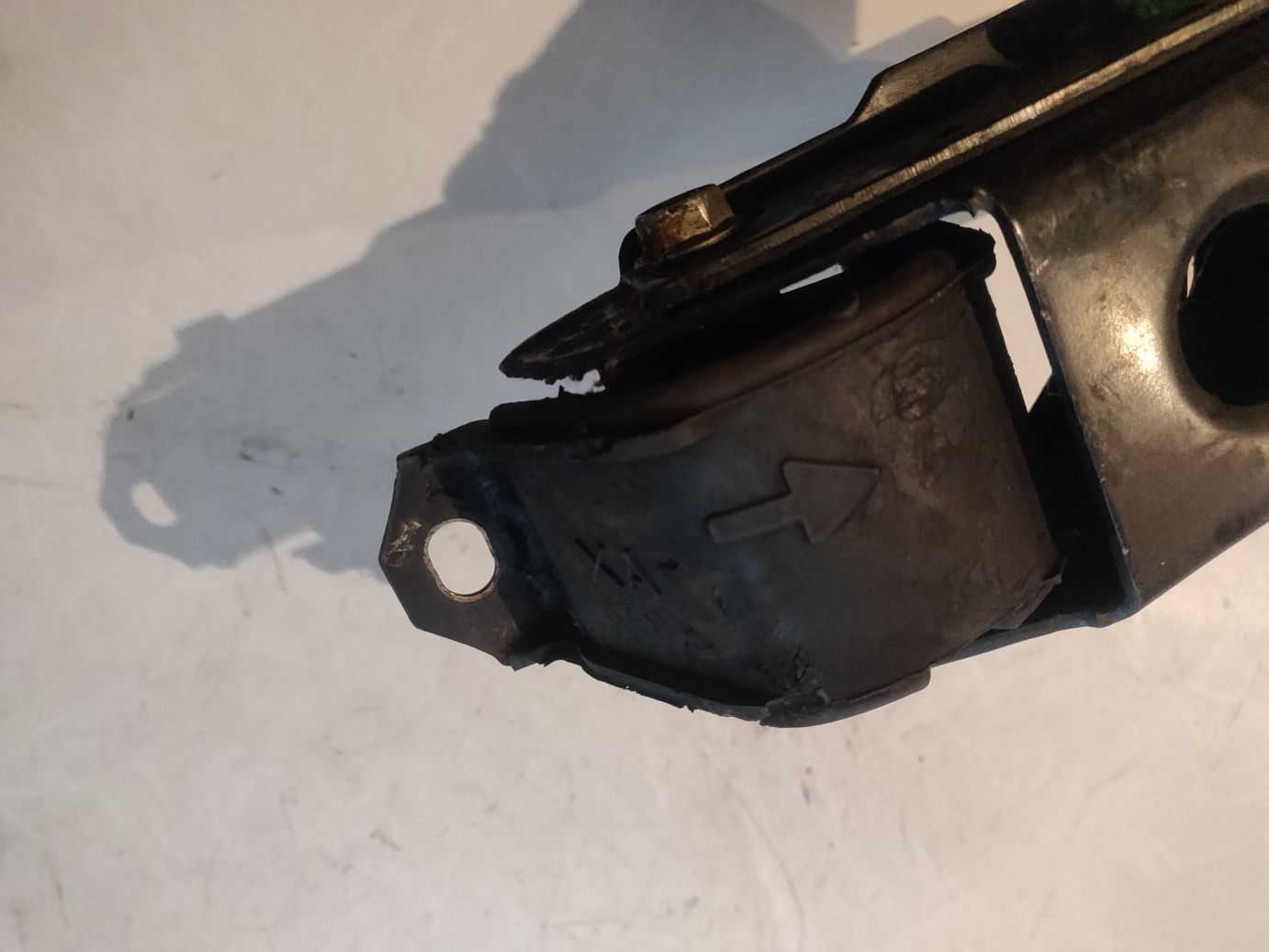 Кронштейн двигателя на Chevrolet Lanos