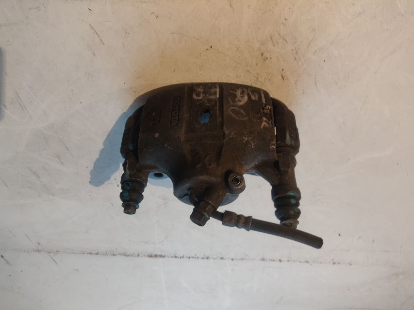 Суппорт тормозной на Toyota Corolla