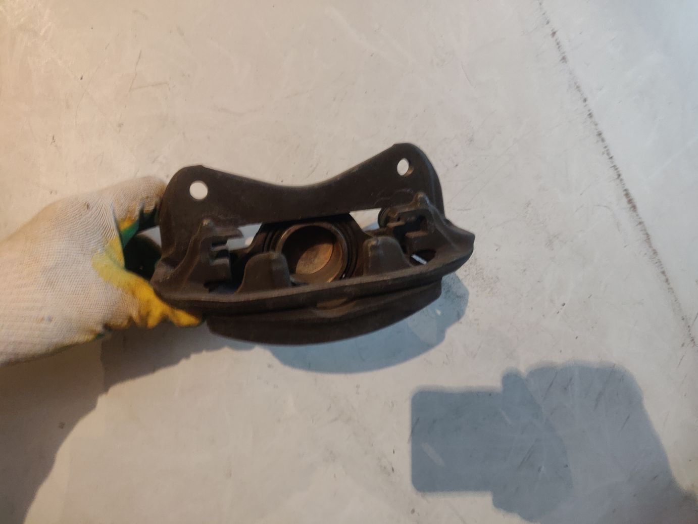 Суппорт тормозной на Toyota Corolla