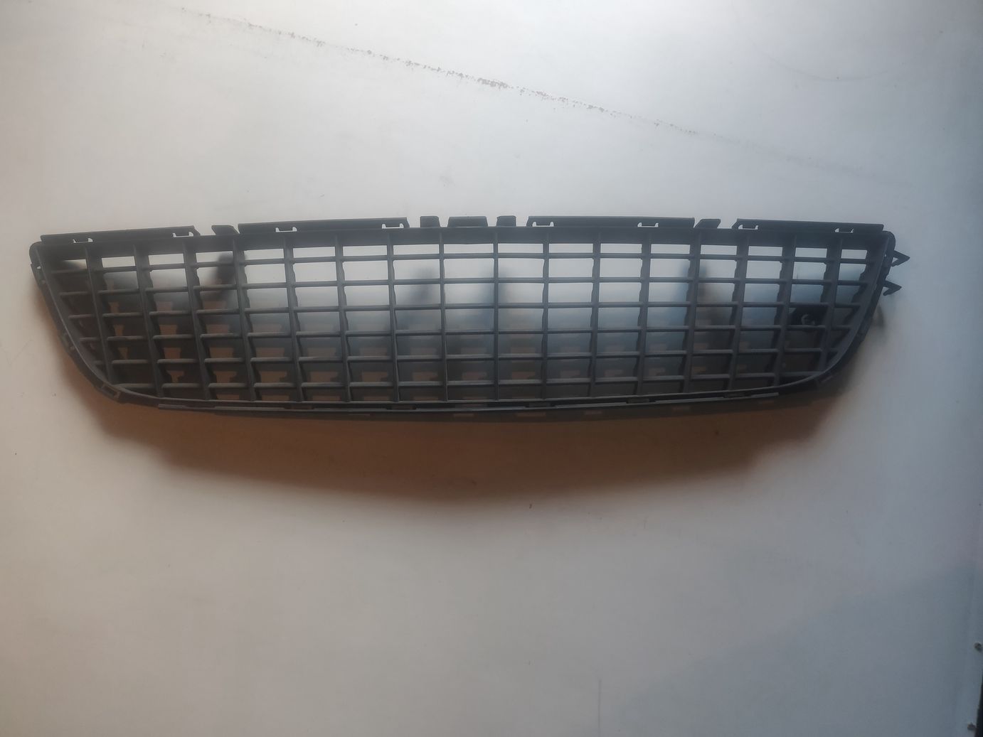 Решетка в бампер центральная Opel Vectra C 2002-2008