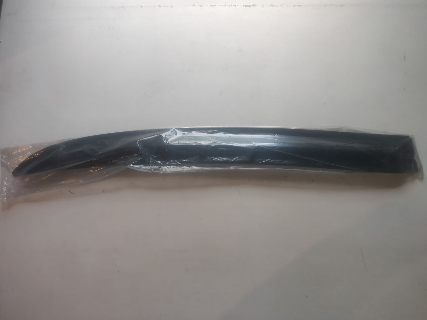 Ветровик 002 задн.прав.двери