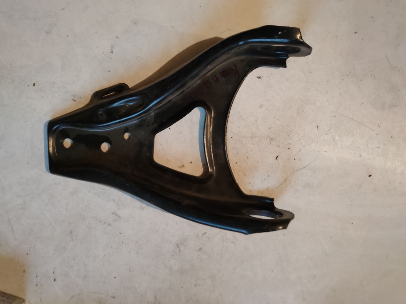 Рычаг подвески поперечный Renault Kangoo