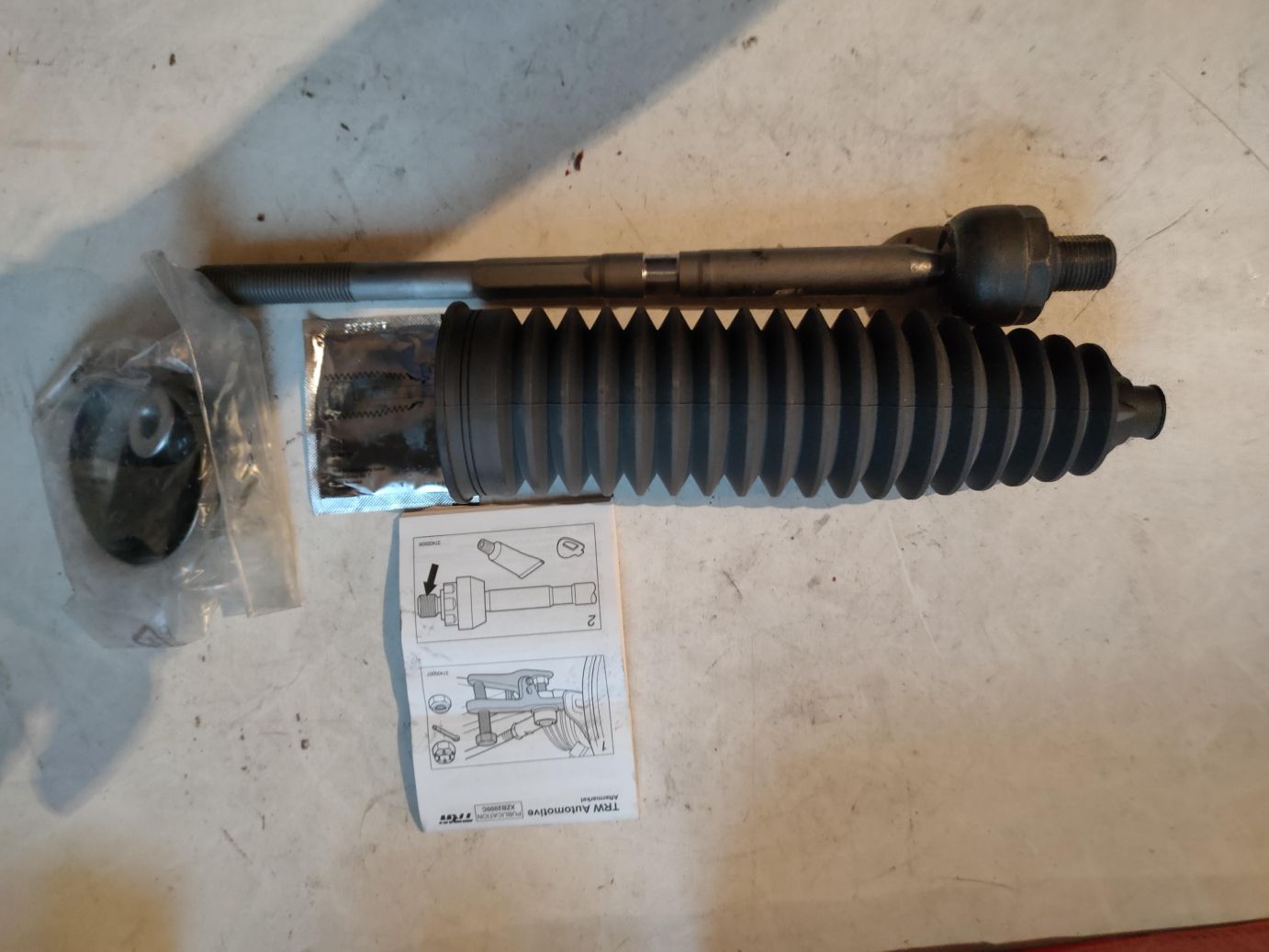 Тяга рулевая TRW, Пыльник рулевой рейки TRW на OPEL Vectra C (комплект)