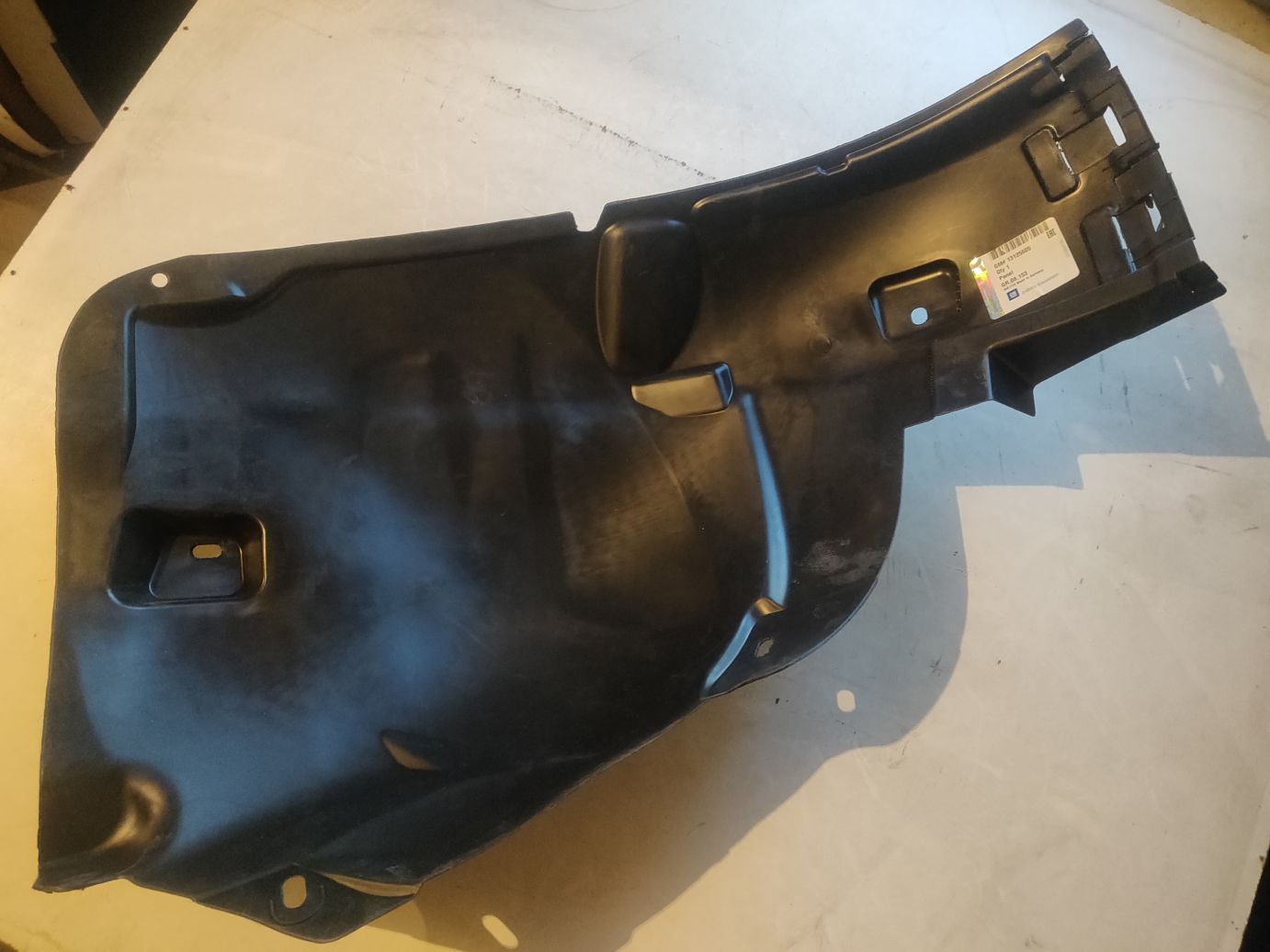 Подкрылок передний правый GM на OPEL Astra H