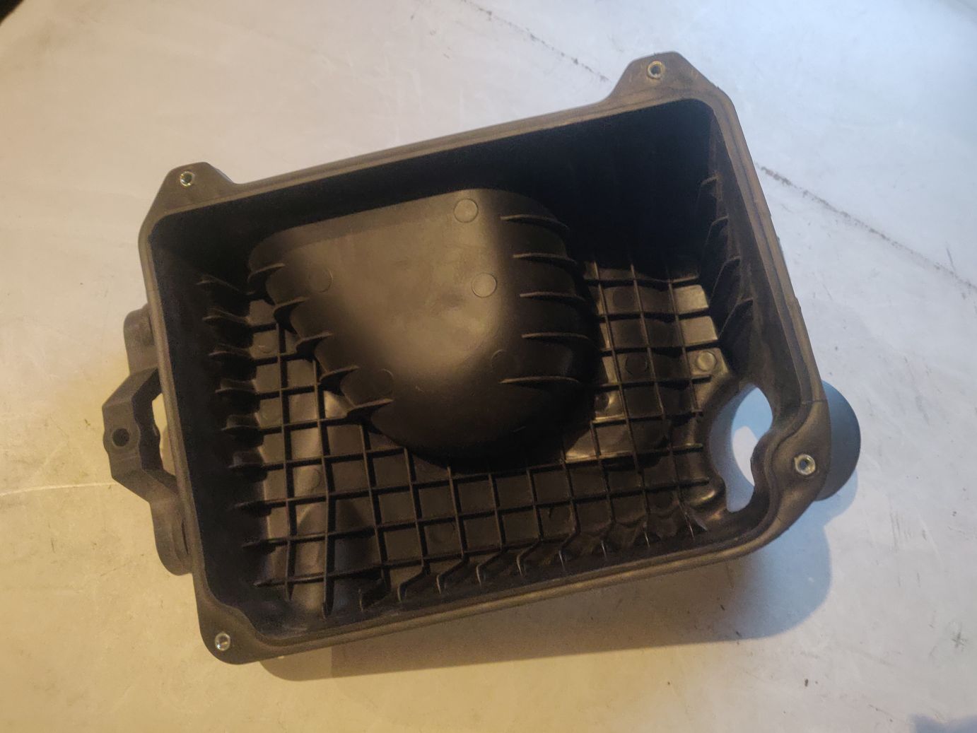 Корпус воздушного фильтра GM на Chevrolet Lacetti