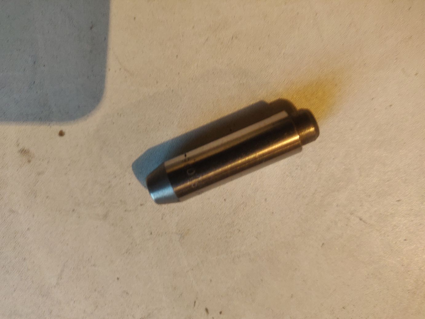 Втулка клапана направляющая AE на OPEL Astra G, H, Corsa C, Vectra B, C, Zafira A