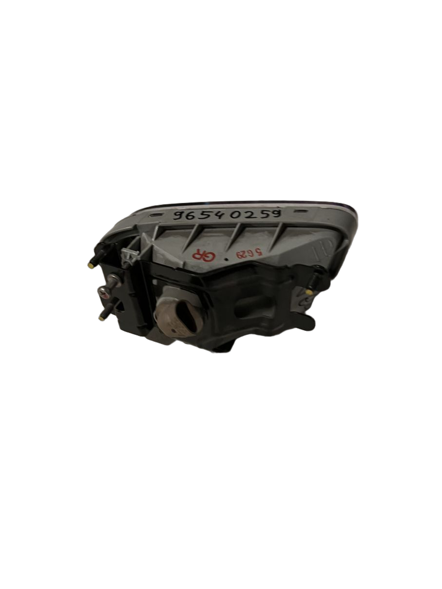 Фара противотуманная левая на Chevrolet Aveo (T200)