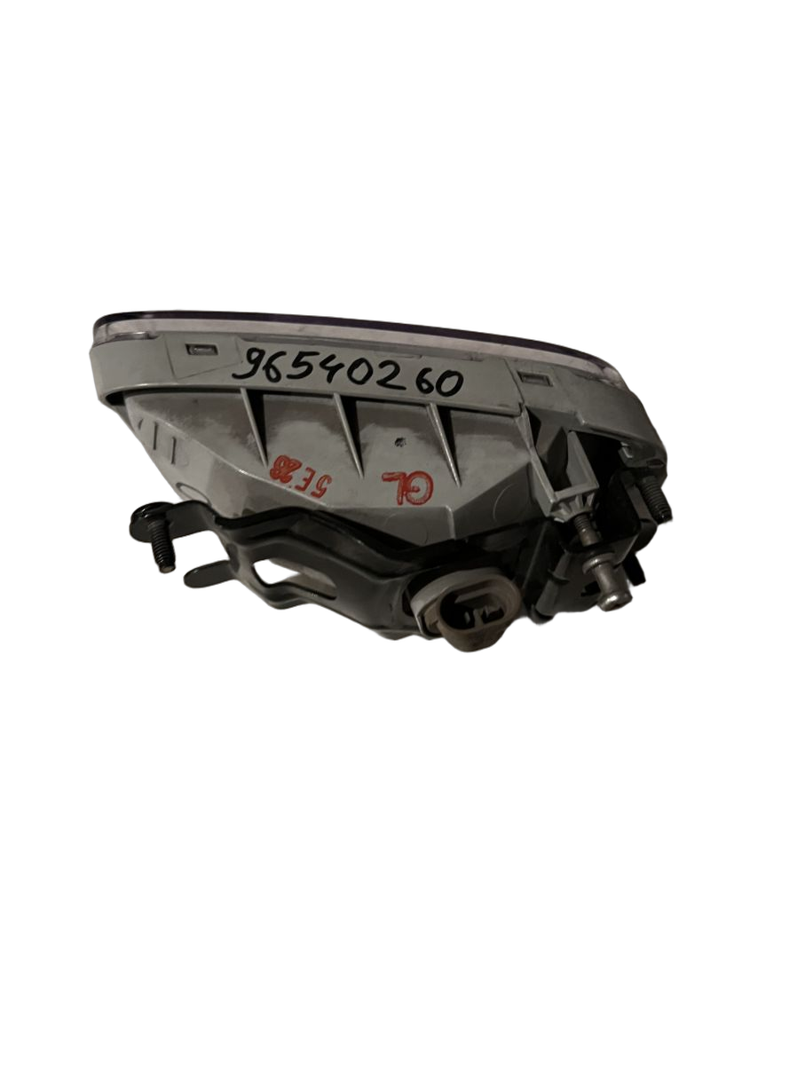 Фара противотуманная правая на Chevrolet Aveo (T200)