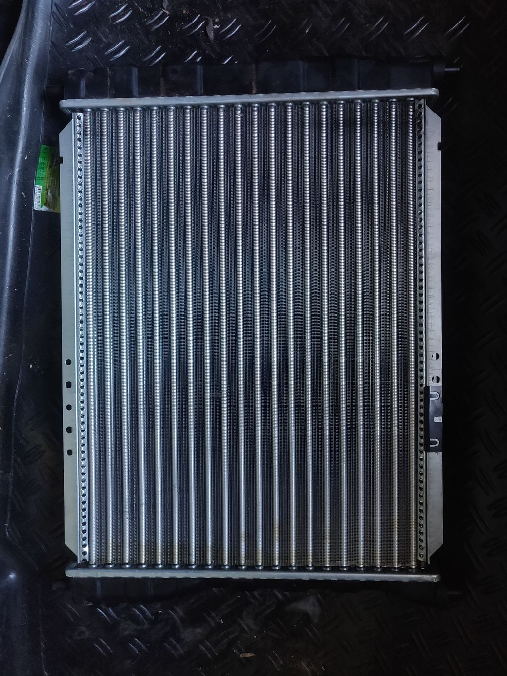 Радиатор охлаждения для а/м  Chevrolet AVEO (T200), Lanos