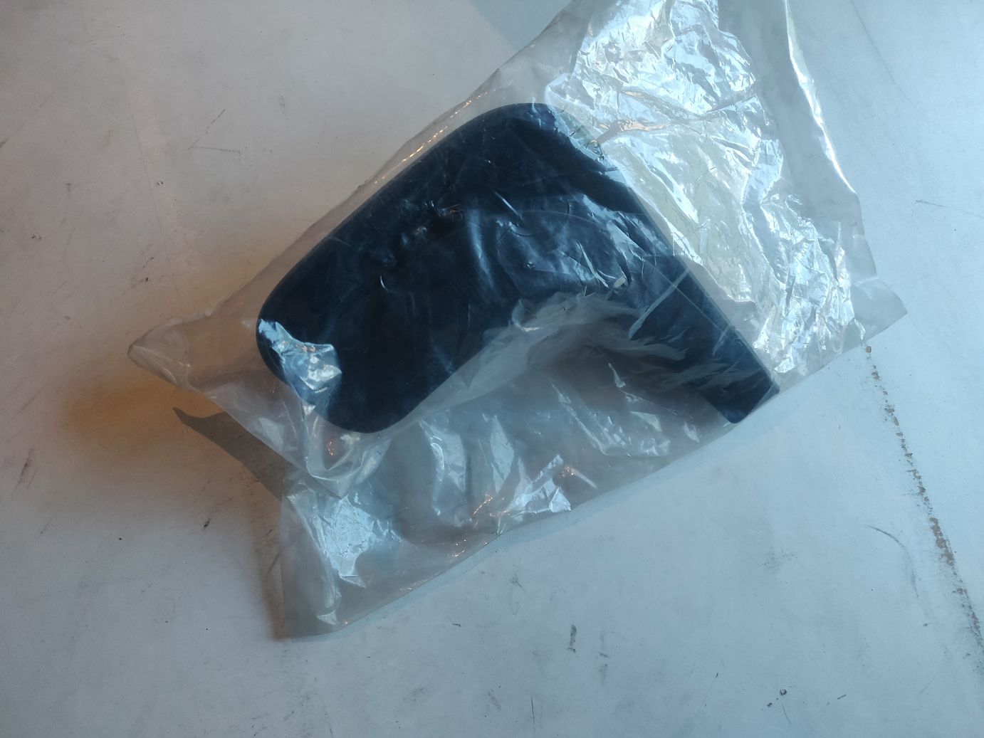 Брызговик передний правый на Chevrolet Lacetti седан, унив., хэтчб.