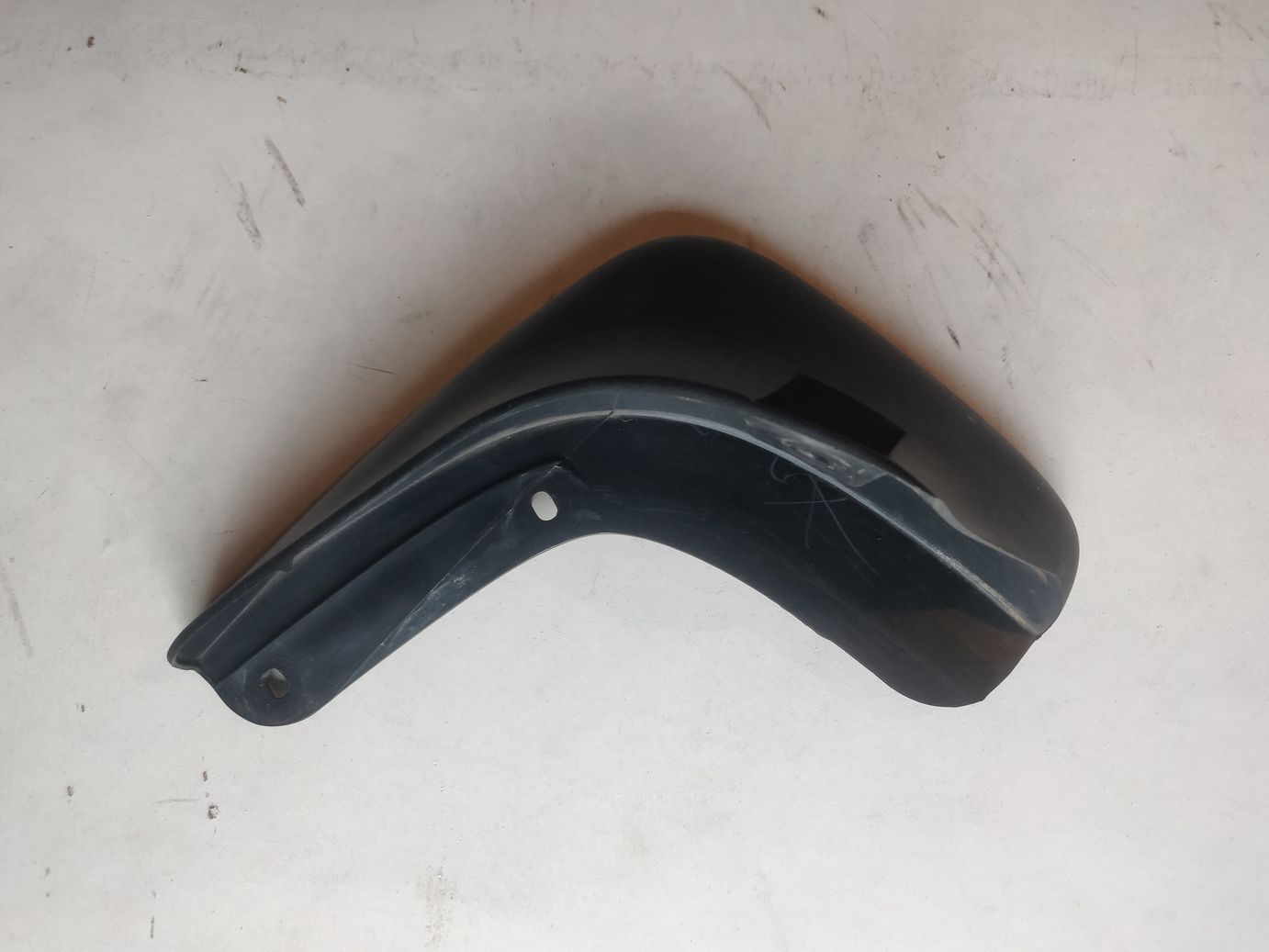 Брызговик задний правый на Chevrolet Lacetti седан