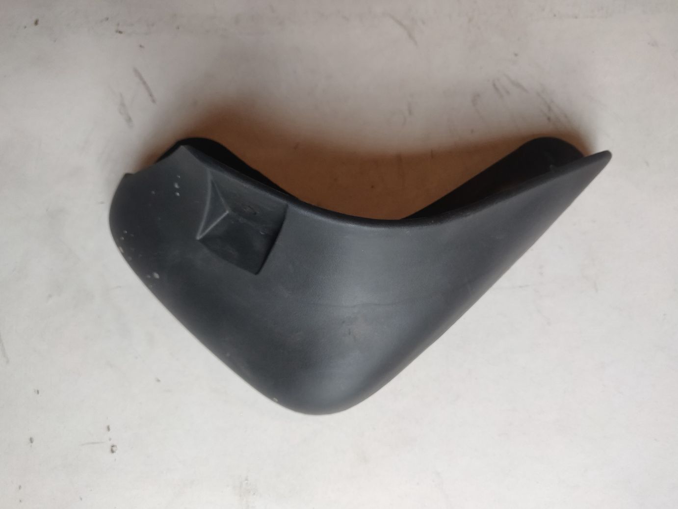 Брызговик задний правый на Chevrolet Lacetti седан