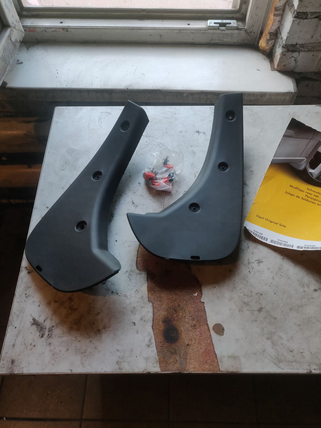 Комплект, задние брызговики на а/м Opel Astra H