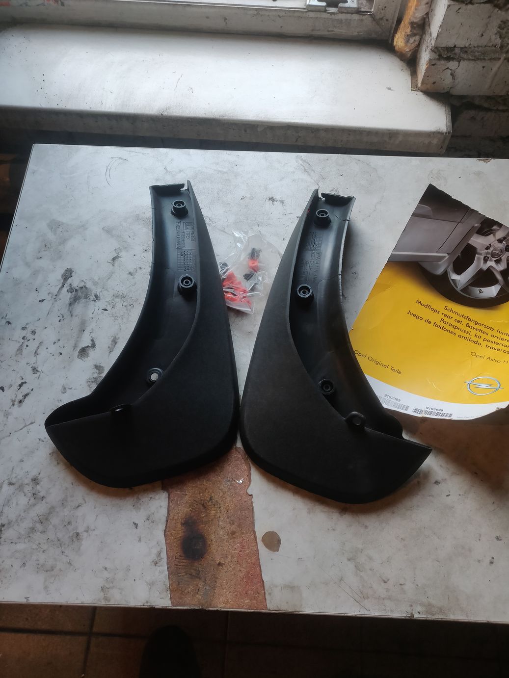 Комплект, задние брызговики на а/м Opel Astra H