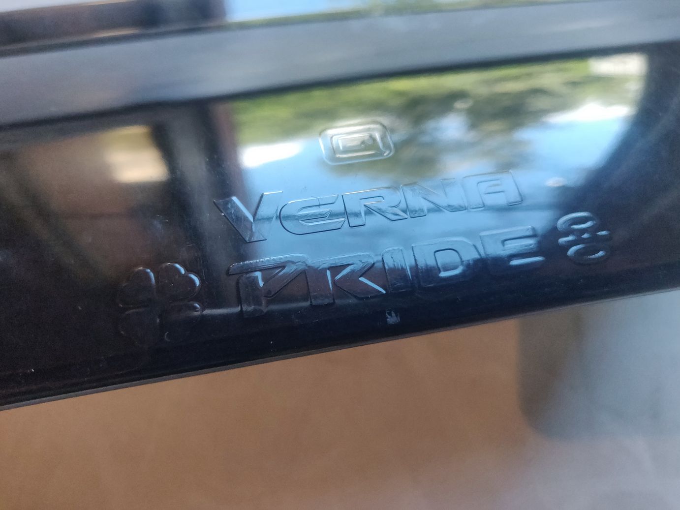 Ветровик Verna Pride задн.прав.двери